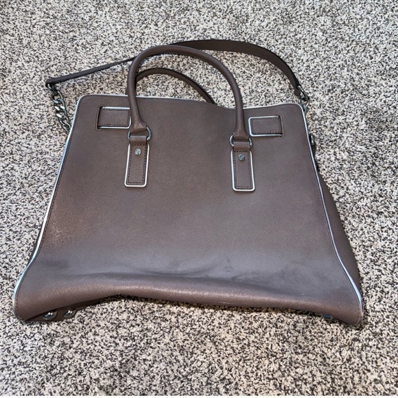 Michael Kors matching purse/wristlet set - Picture 3 of 9